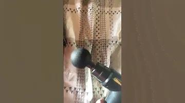 Перкуссионный массажер пистолет для спины и плеч